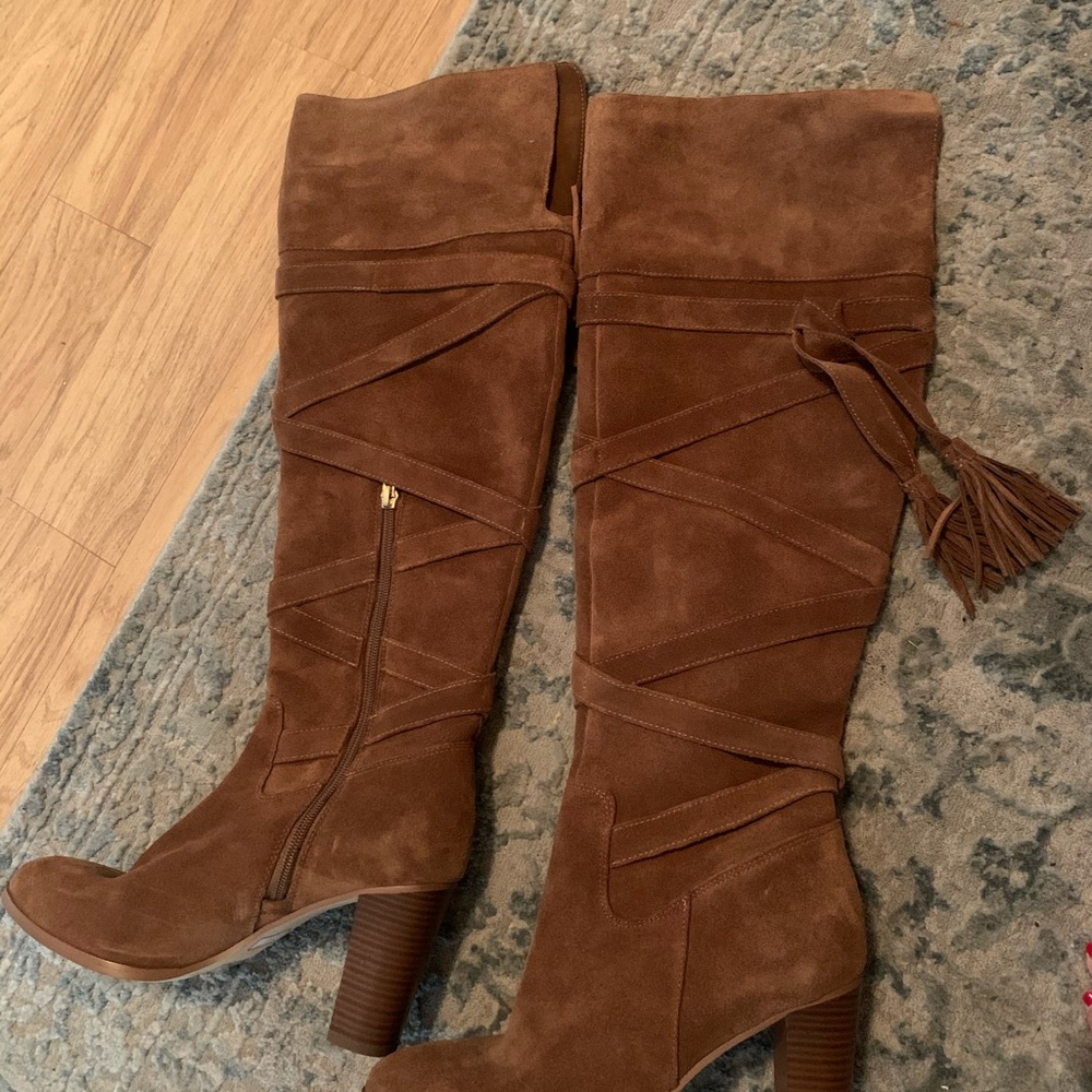 New Saks Fifth Avenue Camel suede boots 7.5